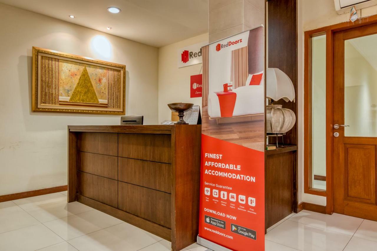 Reddoorz Plus Near Dharmawangsa Square Jakarta Luaran gambar