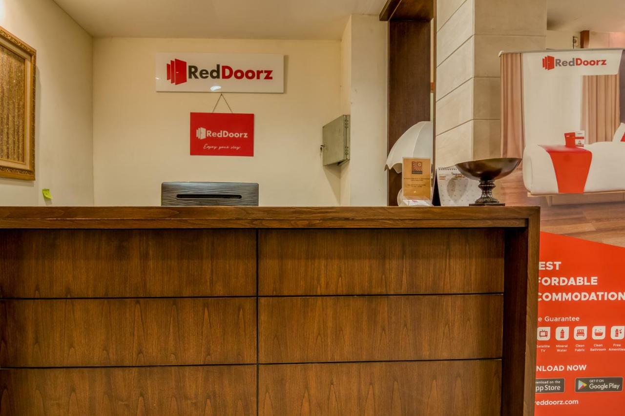 Reddoorz Plus Near Dharmawangsa Square Jakarta Luaran gambar